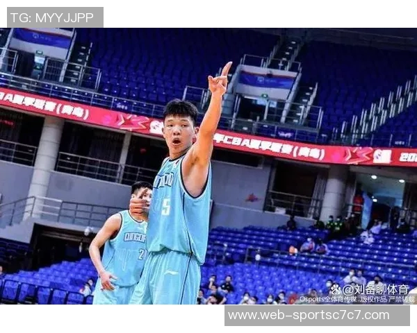 杨瀚森三分投篮瞬间引发全场屏息期待最终却只换来一声叹息 杨瀚森三分投篮瞬间引发全场屏息期待最终却只换来一声叹息