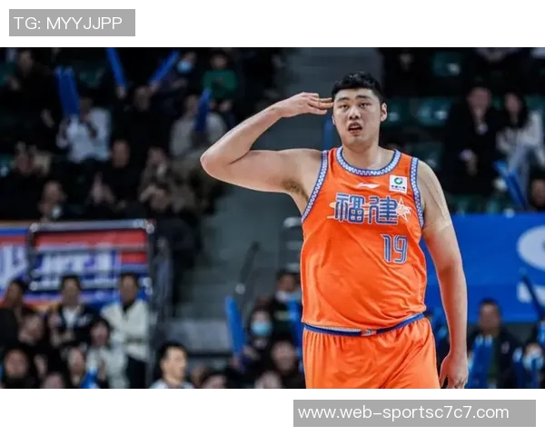 张卫平谈胖与瘦杨瀚森的成长之路与扎实基础分析 张卫平谈胖与瘦杨瀚森的成长之路与扎实基础分析